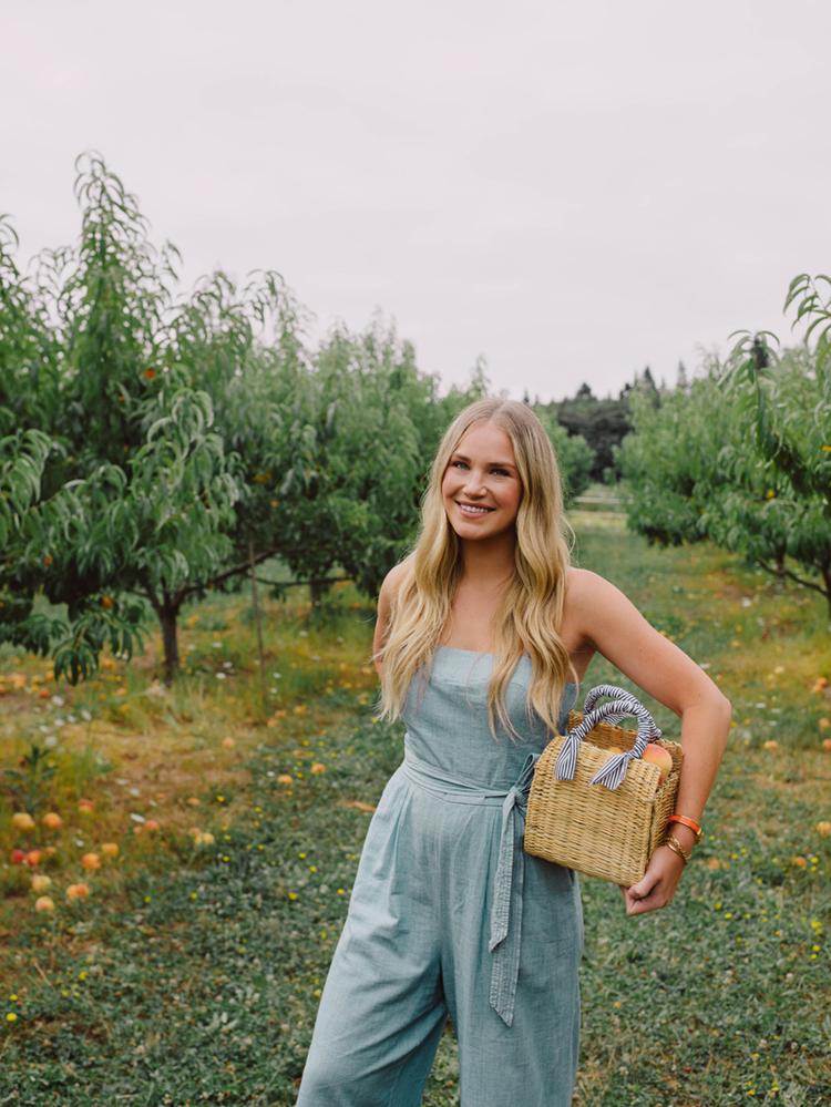 striped fabric wrapped handle straw bag, fabric handle straw bag, straw bag with fabric handle, woven bag, straw handbags, basket purses, cute summer bags, best summer bags, wooden purse, preppy style, southern preppy style, preppy fashion style, preppy style for women, boutiques, online boutique, botique, ecofriendly bag, dress websites