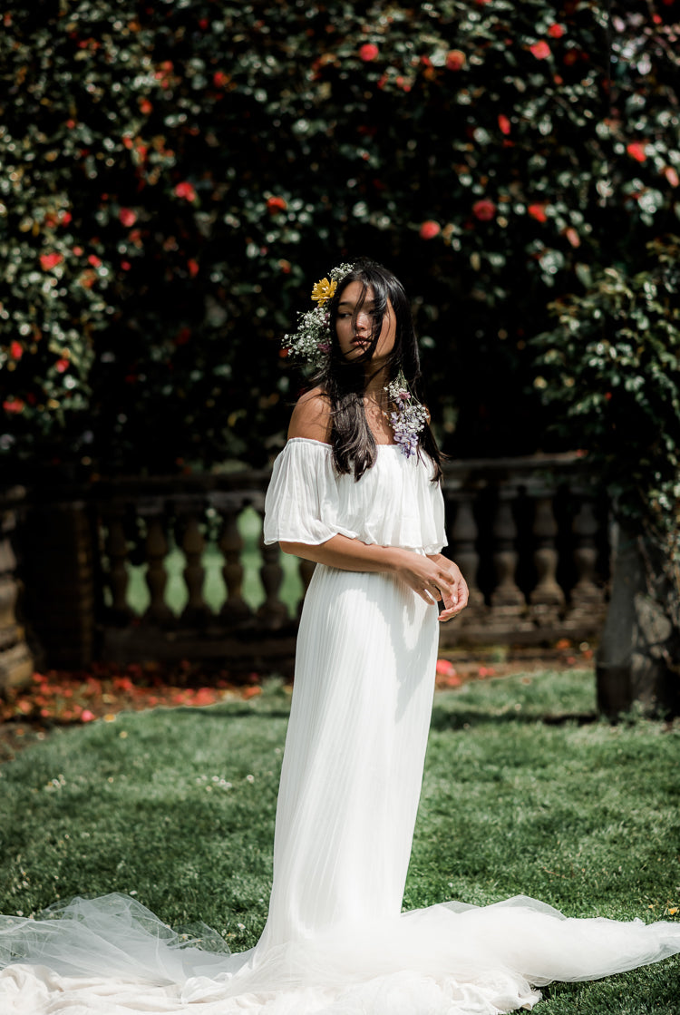 white pleated maxi dress, engagement photo dress, maternity photo dress