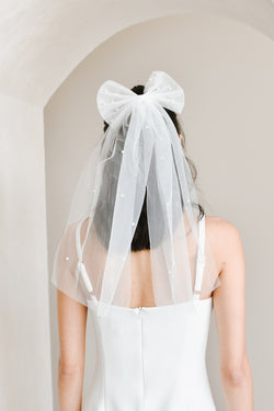 Love Spell Pearl and Tulle Bridal Bow Barrette Veil