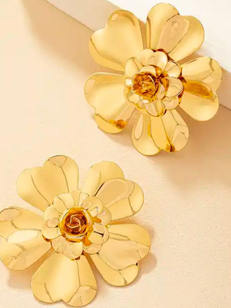 shelby gold floral earrings linny co