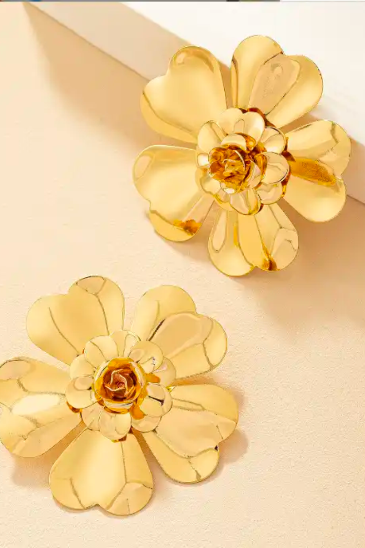 shelby gold floral earrings linny co