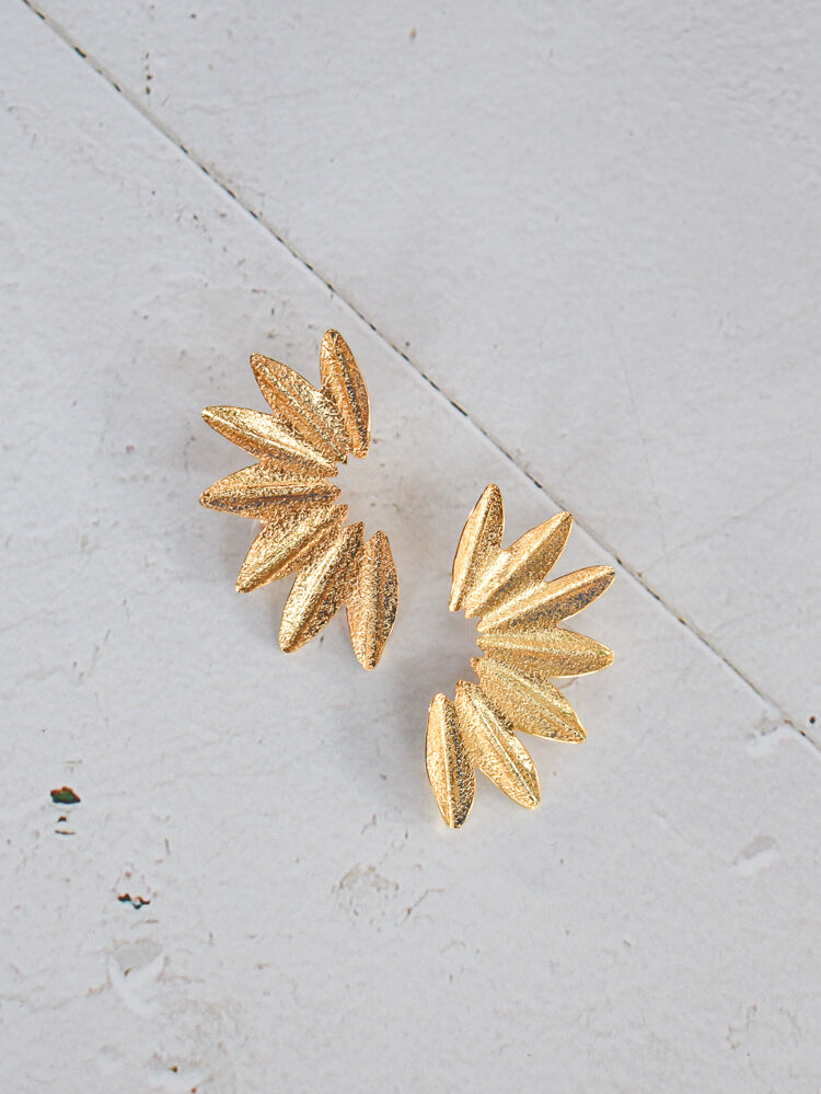 Abientot Gold Leaf Stud Earrings