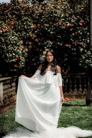 white pleated maxi dress, engagement photo dress, maternity photo dress
