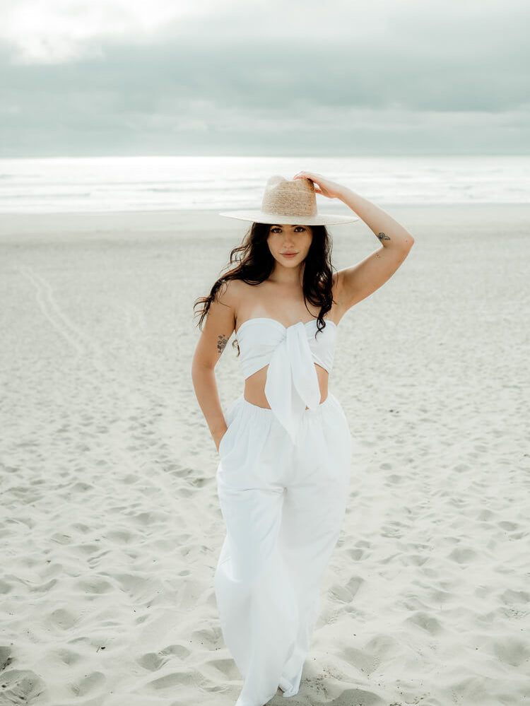 The Magic of the White Linen Pant  Cancun outfits, Summer outfits,  Vineyard outfit